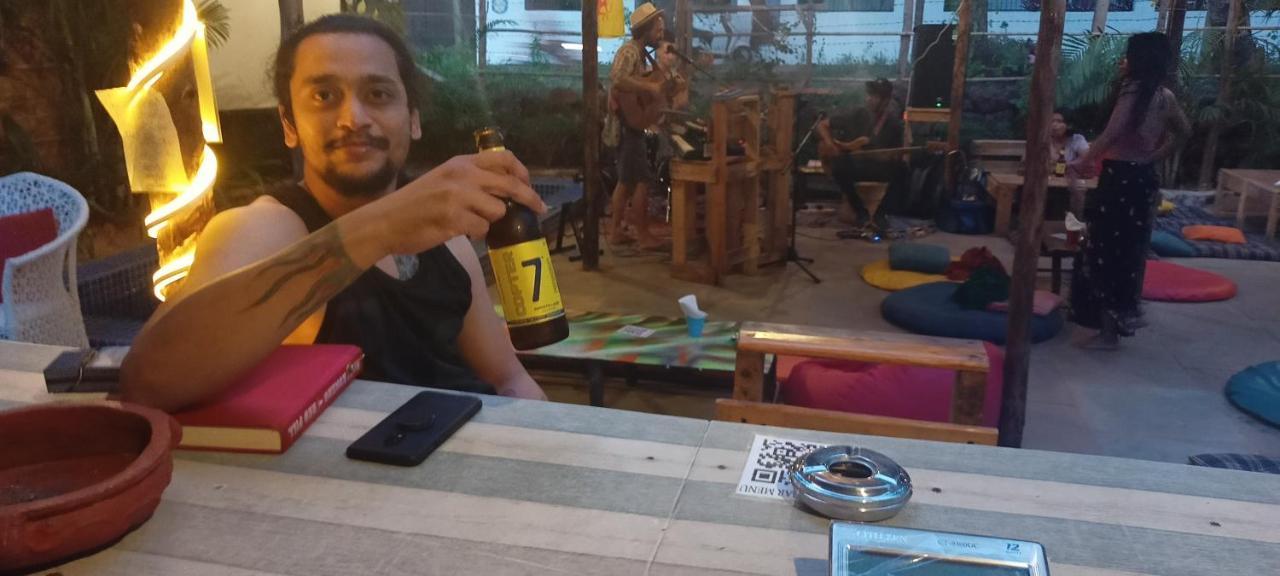 ארמבול Red Monkeys Hostel מראה חיצוני תמונה
