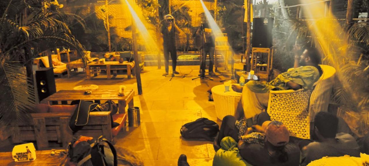ארמבול Red Monkeys Hostel מראה חיצוני תמונה