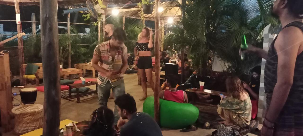 ארמבול Red Monkeys Hostel מראה חיצוני תמונה