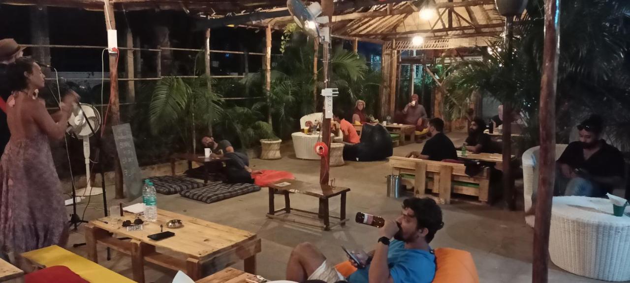 ארמבול Red Monkeys Hostel מראה חיצוני תמונה