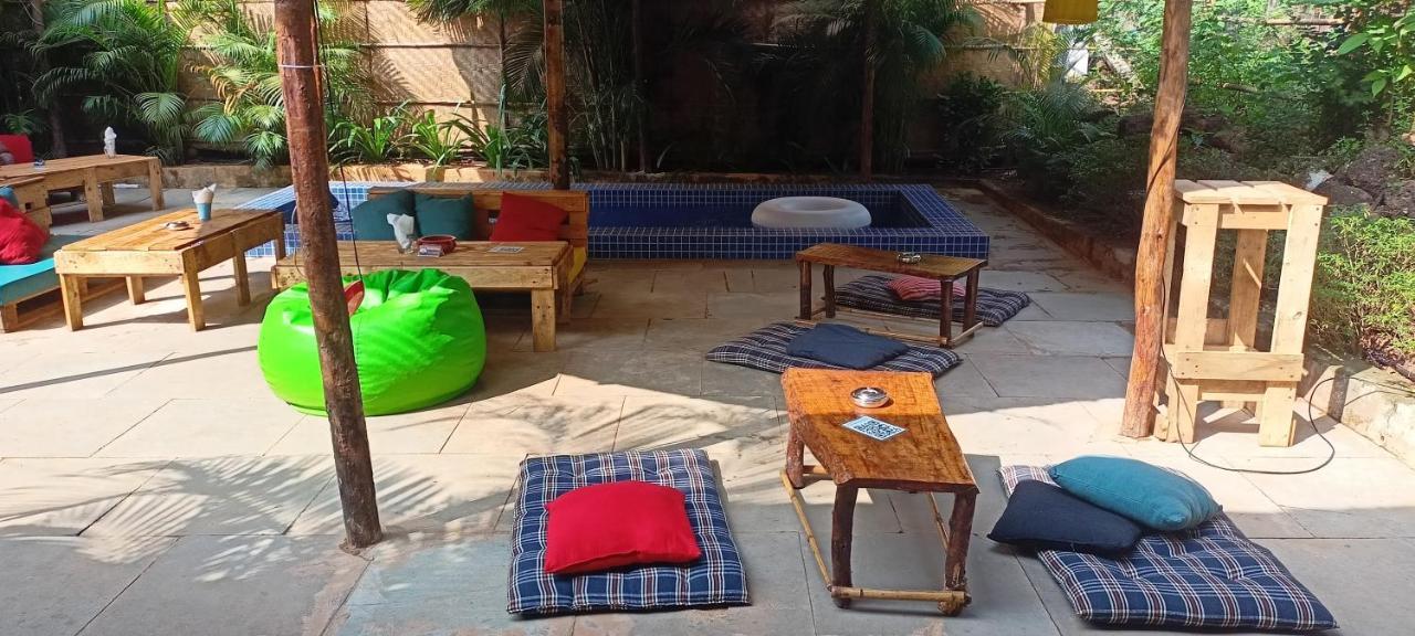 ארמבול Red Monkeys Hostel מראה חיצוני תמונה