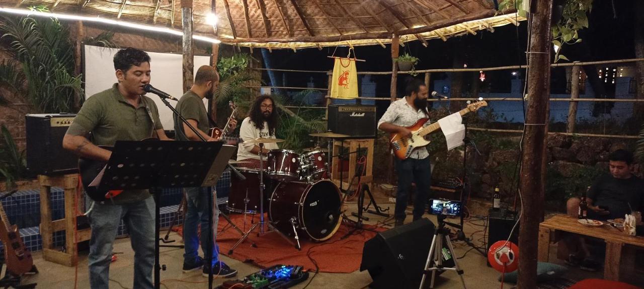 ארמבול Red Monkeys Hostel מראה חיצוני תמונה